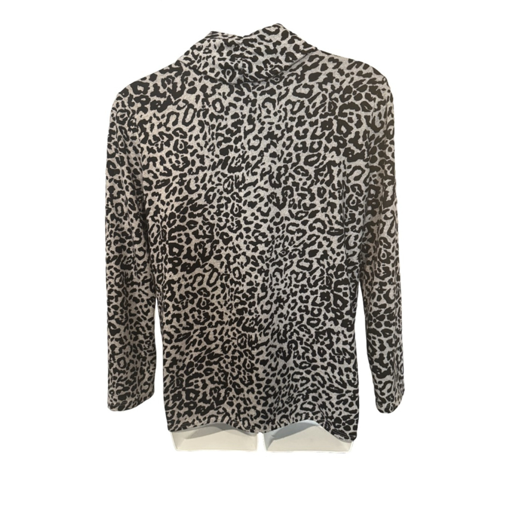 Jones New York Gray Leopard Print Turtleneck - Picture 5 of 8